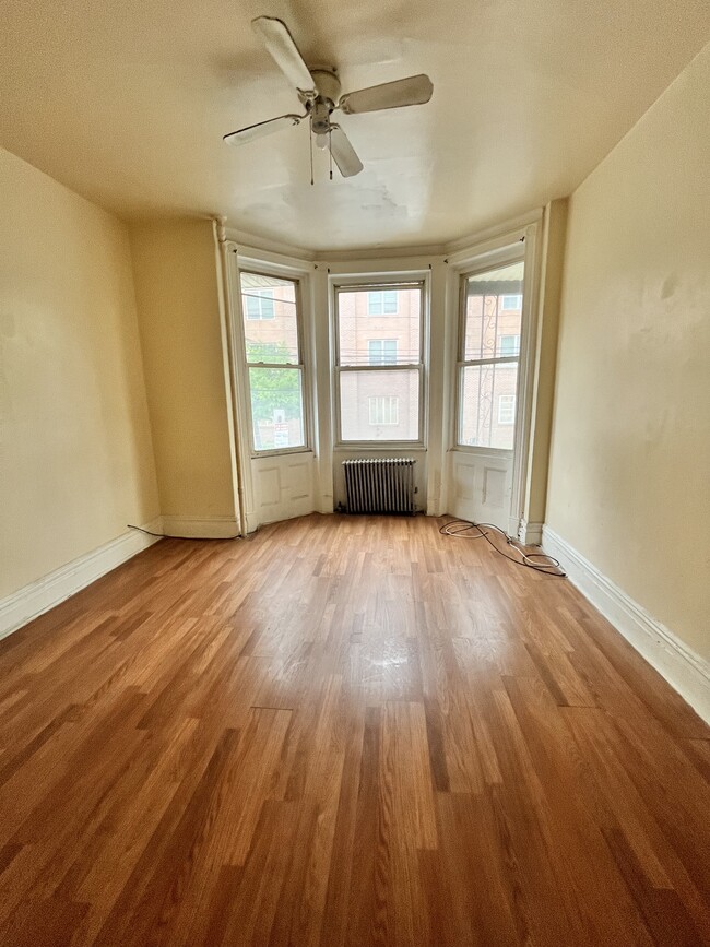 391 Forrest St 2 - 387 Forrest St Unit 2