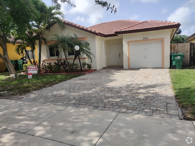 Building Photo - 11254 SW 231st Ln Rental