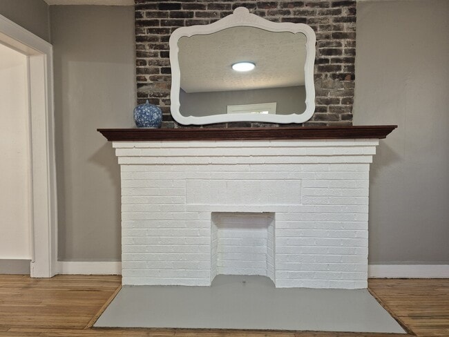 Building Photo - 723 Hanford St