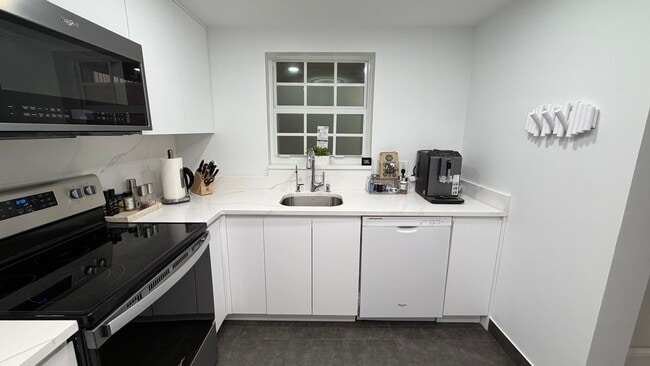 Photo - 610 Tennis Club Dr