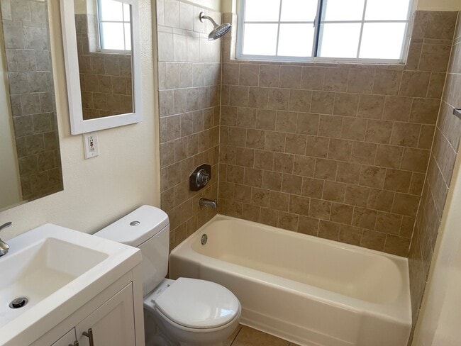 Photo - 11621 Mayfield Ave