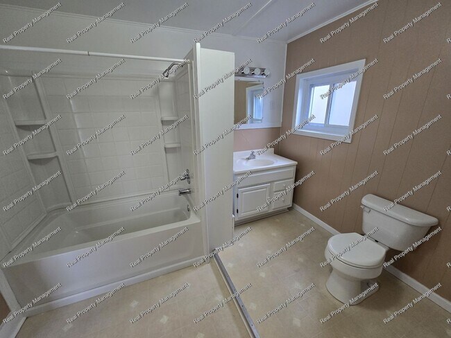 Photo - 2 Bedroom 2nd Floor Apartment