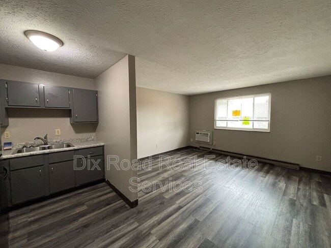 Photo - 430 Bellbrook Ave