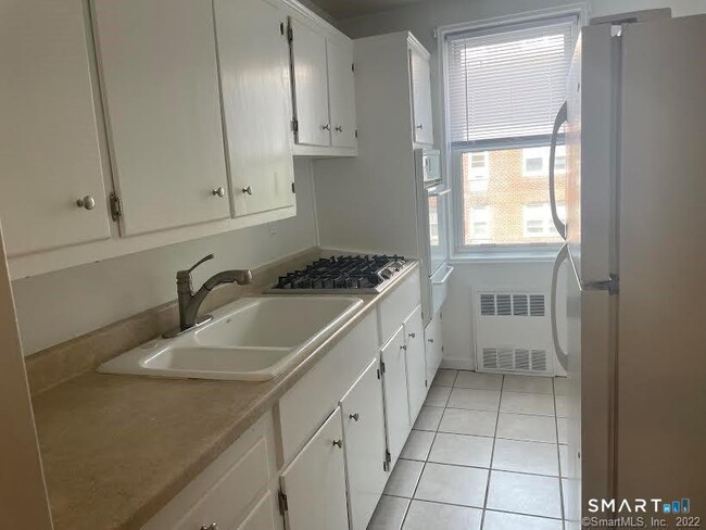 Photo - 39 Glenbrook Rd Unit 2R