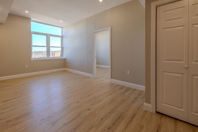 Photo - 340 Main St Unit 703