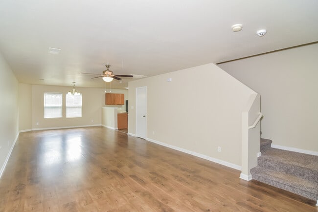Photo - 128 Lockport Dr