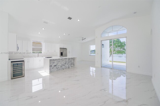 Photo - 5290 SW 134th Ave