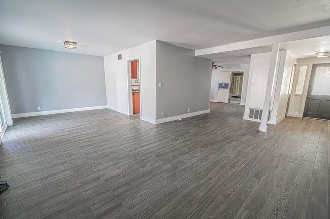 Photo - Single Story Pool House for Rent in Canyon Country!