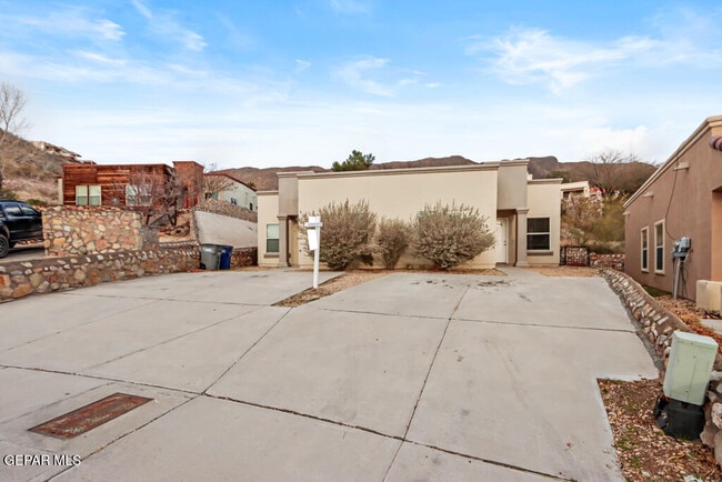 Building Photo - 4716 Pistolero Ln