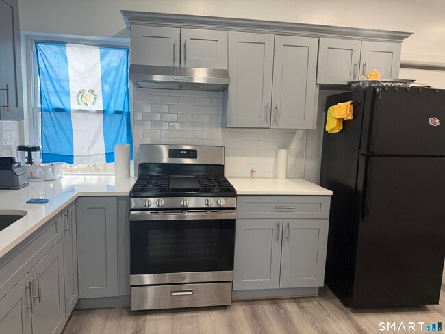 Photo - 144 Palisade Ave