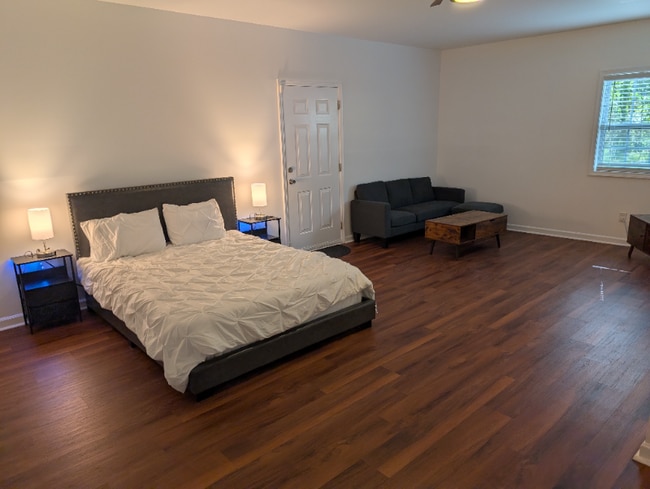 Building Photo - 5700 Miles Rd Rental