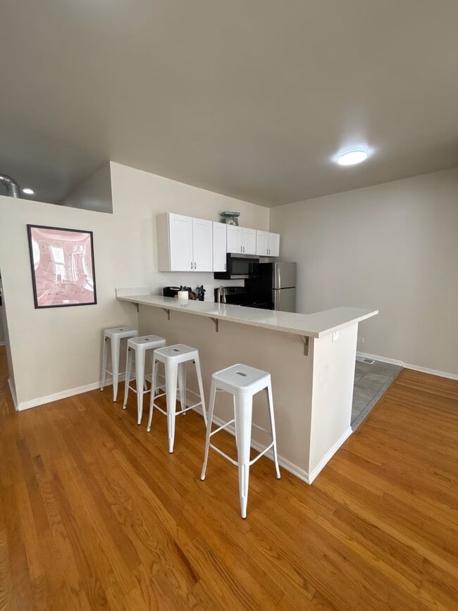 Photo - 2122 W Huron St Unit 1