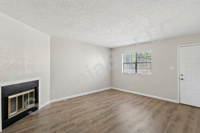 Photo - 6041 Sequoia Rd NW Unidad B4