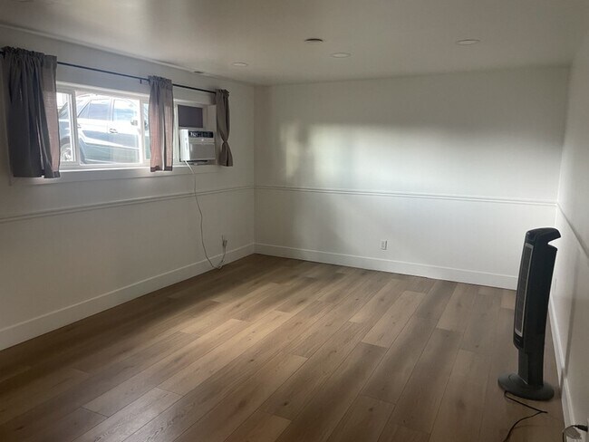 283 W 200 N St Unit 1