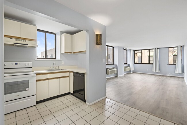 Building Photo - 300 Newark St. Unit 4i
