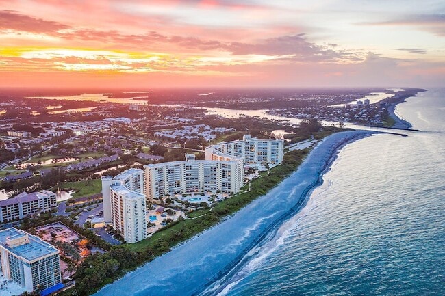 Building Photo - 300 Ocean Trail Way Unit 403