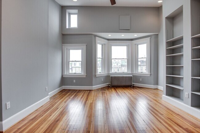 Building Photo - 1127 Fairmont St NW Unit 3