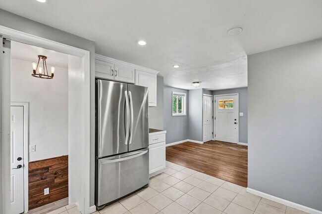 Photo - Updated 5 Bed House w/ Central AC & Fenced Backyard