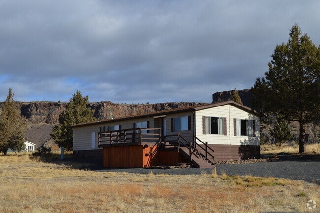 Building Photo - Welcome Home!