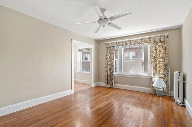 Building Photo - 1607 Commonwealth Ave Rental