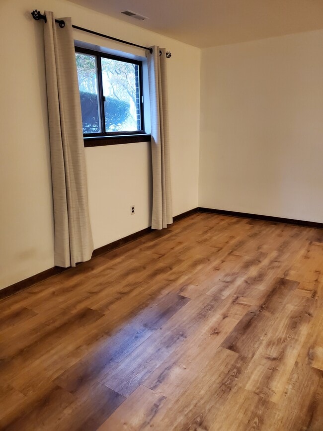 Photo - 71 Aiken St Unit B 3