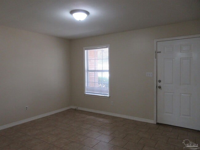 Photo - 4738 Live Oak Ln