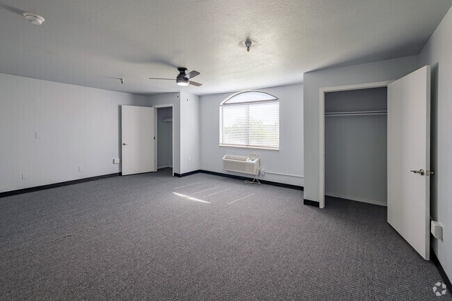 Estudio F1 - 550 pies cuadrados - Sala de estar - Jubilee Residences