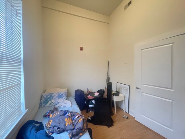 Photo - 3835-3837 Hamilton St