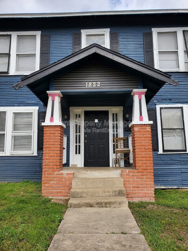 Building Photo - 1822 N Olive St Unit 3