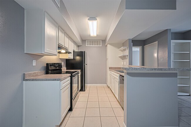 12905 Woodforest Blvd Unidad 107