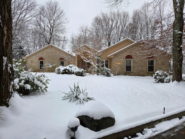 Building Photo - 6253 Headley Heights Ct