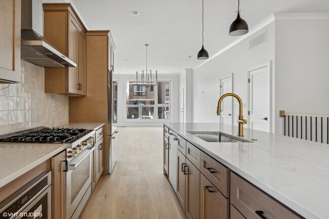 Photo - 2426 W Augusta Blvd Unit 1