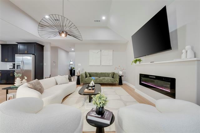 Photo - 529 Pebblecreek Dr