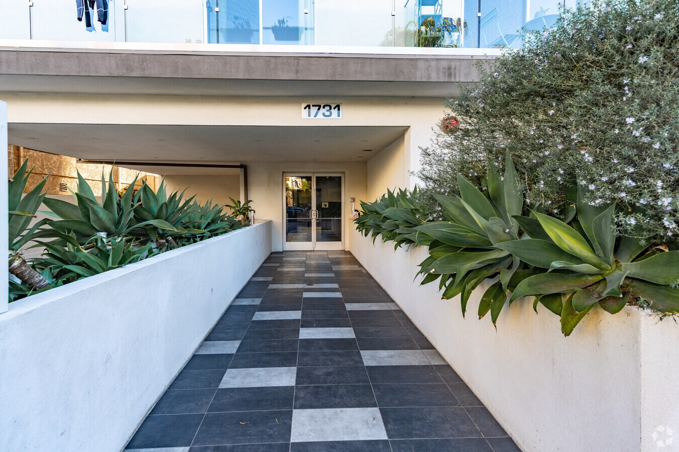 Entrada - 1731 FEDERAL Ave