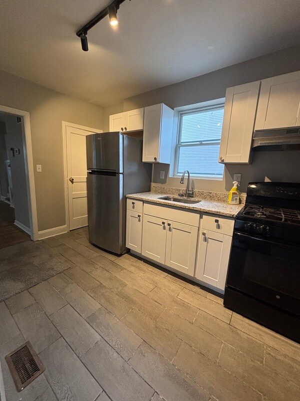 Photo - 10XX E Cold Spring Ln