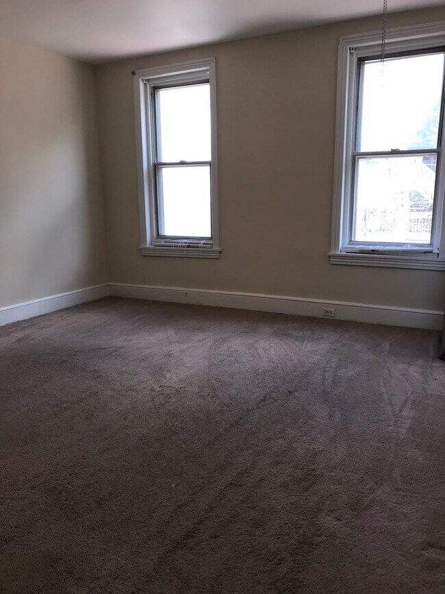 Photo - 378 Shurs Ln