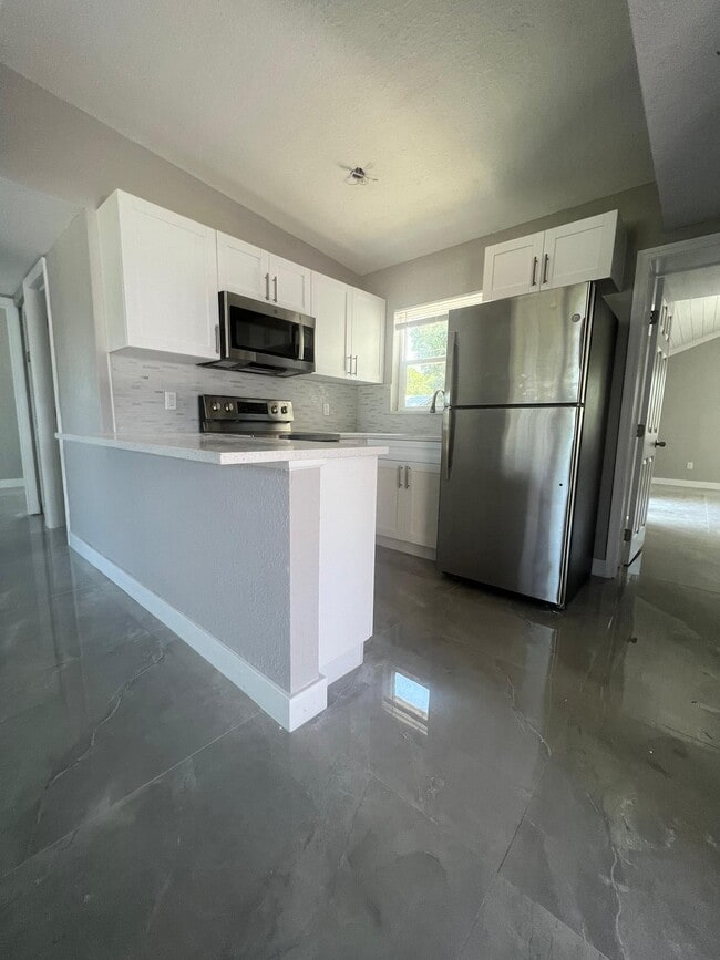 Building Photo - 550 Seagrape Rd Rental