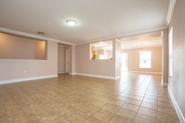 1943 Kimlyn Cir