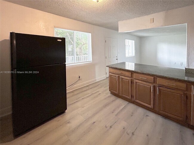 Photo - 580 NE 127th St Unit 24