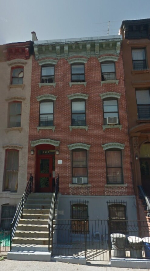 Photo - 592 Franklin Ave