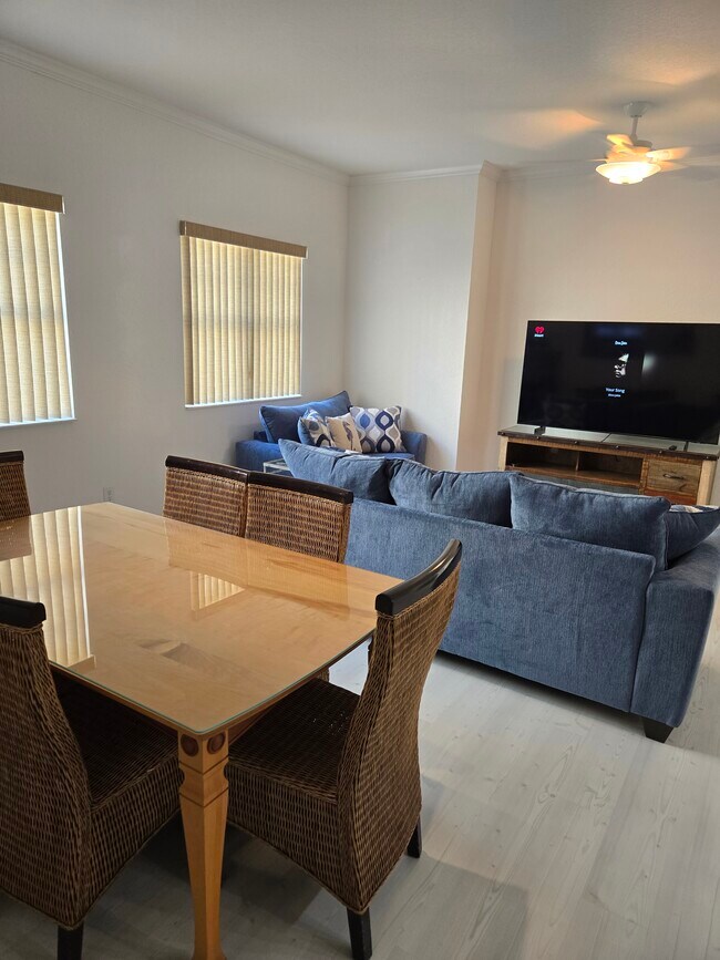 1064 N Tamiami Trl Unit Down Town Sarasota 5 Star