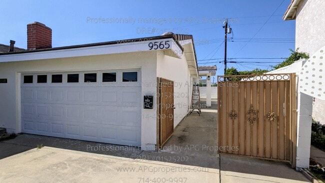 Photo - 9565 Mansor Ave