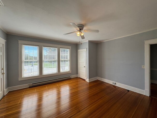 Photo - A Great Place to Call Home! Upstairs Apartment for Rent!!