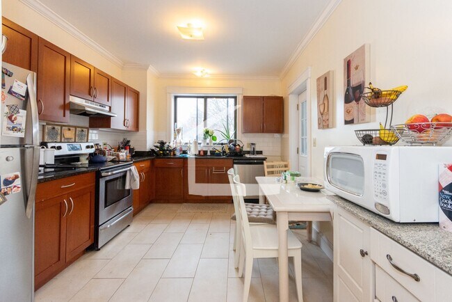 Photo - 27 Glenville Ave Condo