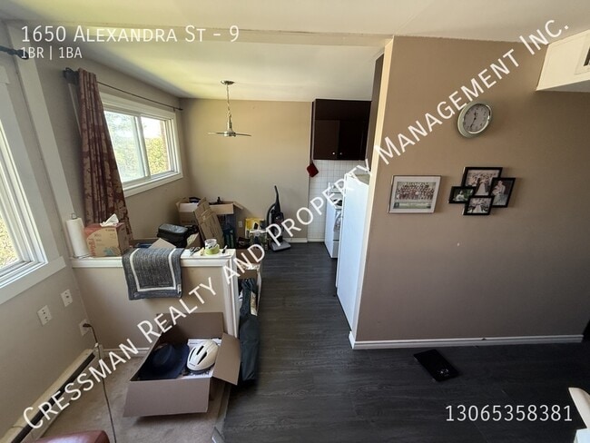 Building Photo - 1Bed 1 Bath Apartment located in Regina - Rosemont area Unit 9