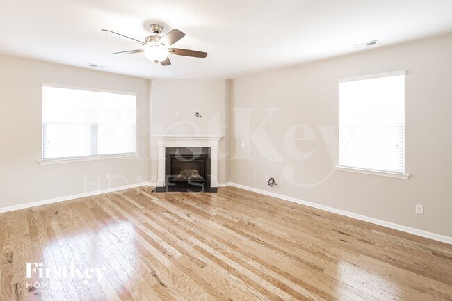 Photo - 640 Woolum Dr