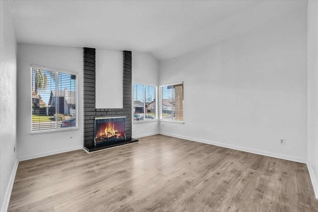 Photo - 13388 Wisteria Pl