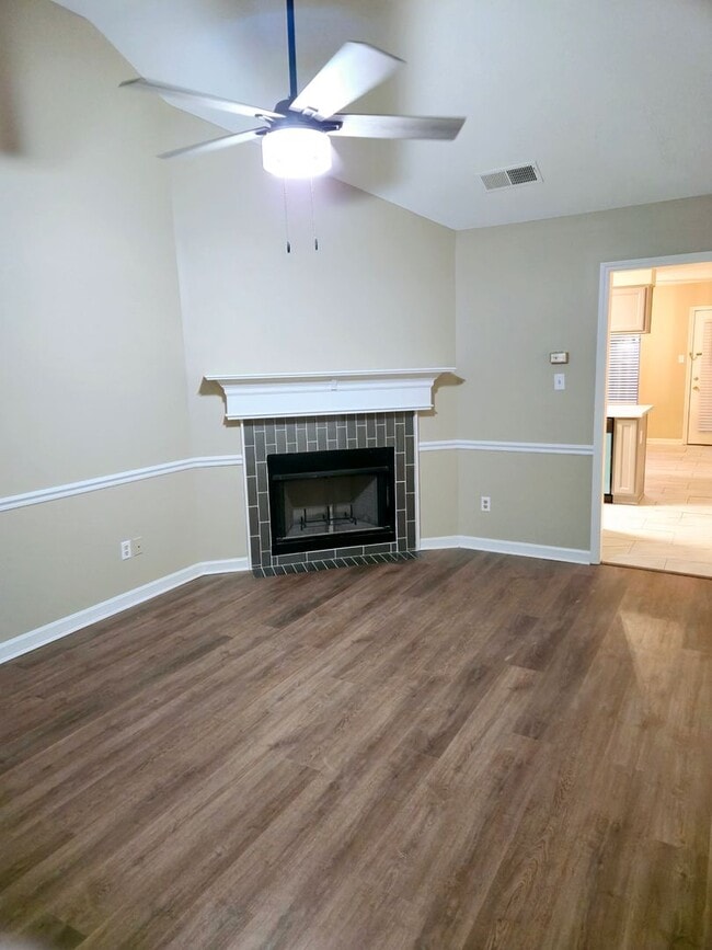 Photo - Now Available – Beautifully Renovated 2 Bed, 2 Bath Townhome!