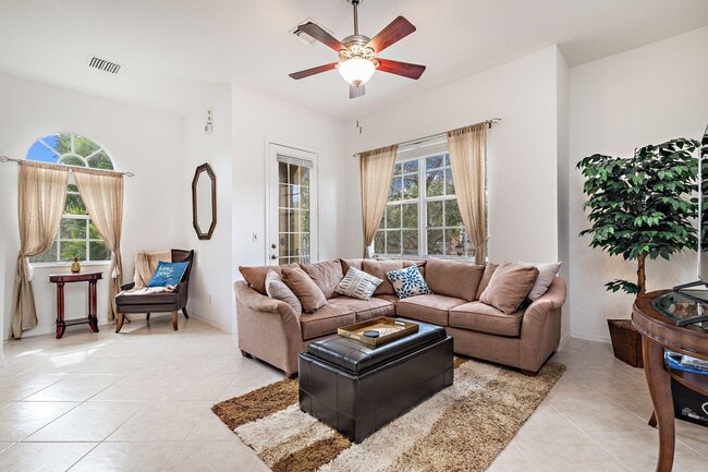 Photo - 4890 Bonsai Cir Unit 208