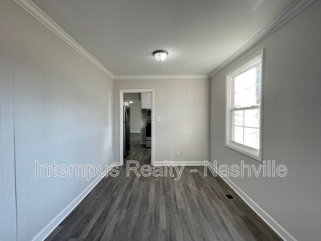 Photo - 109 W Trinity Ln